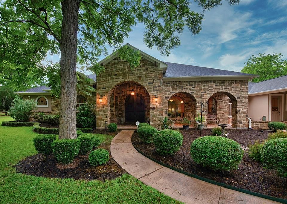 1st image of 3811 River Forest Dr