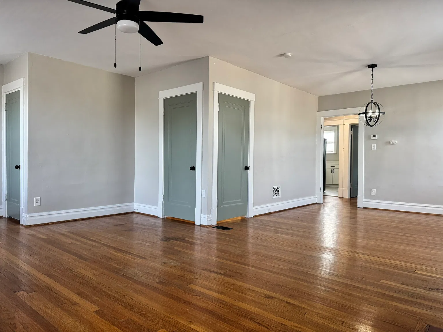 2 bed, 1057 sqft, $1,345 — Photo 2