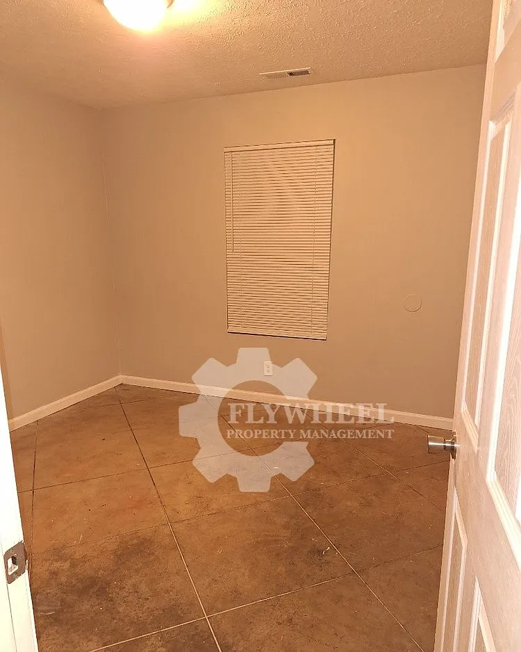 1507/2063 Leota Street - 1 — Photo 4