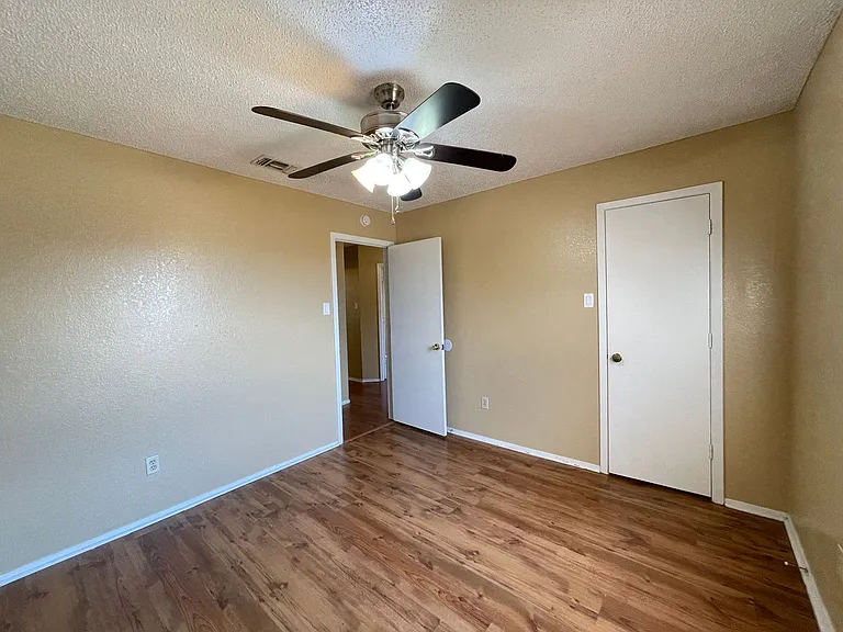 2806 Derby Dr — Photo 11