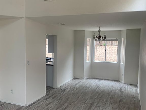 5th image of 3206 San Tomas Dr