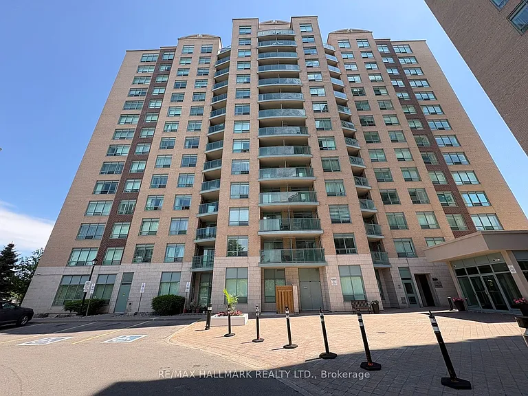 11 Oneida Cres #708 — Photo 1