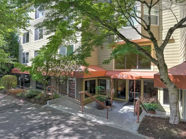 8745 Greenwood Avenue N #301, Seattle, WA 98103