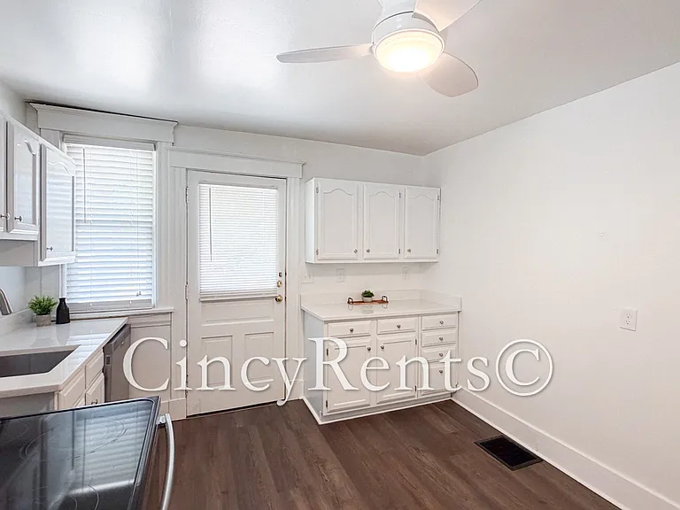 2836 Linwood Ave #1 — Photo 10