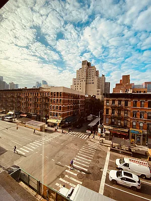 Rented by Metropolis Real Estate of Manhattan | media 24