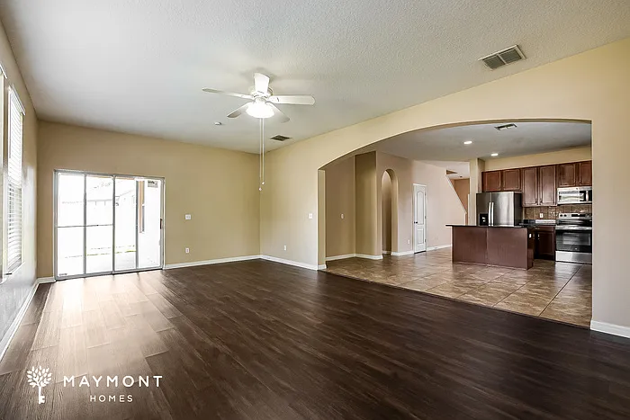 5 bed, 4.0 bath, 3170 sqft, $2,995 — Photo 4