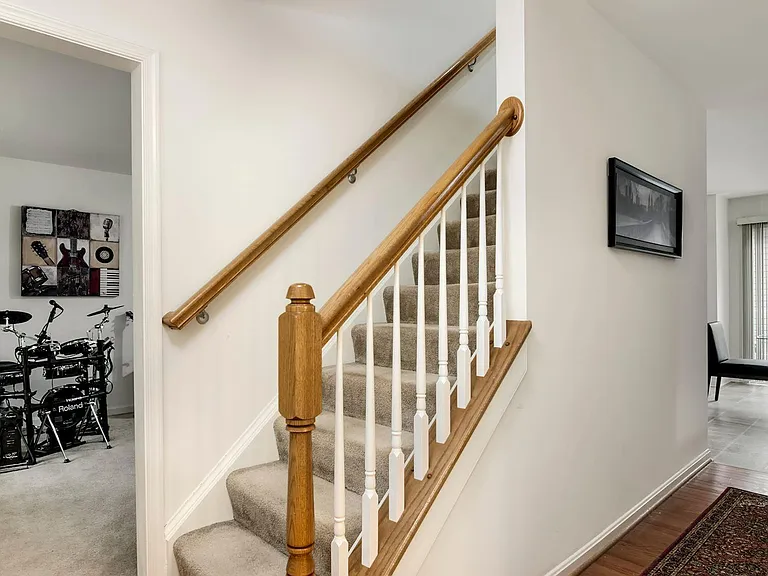 2427 Fort Dr — Photo 10