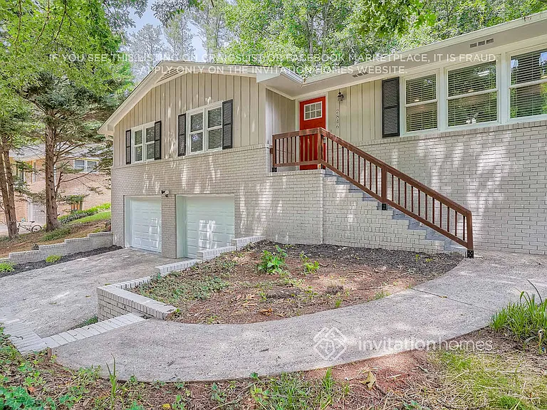 2846 Cedarbrook Dr — Photo 3
