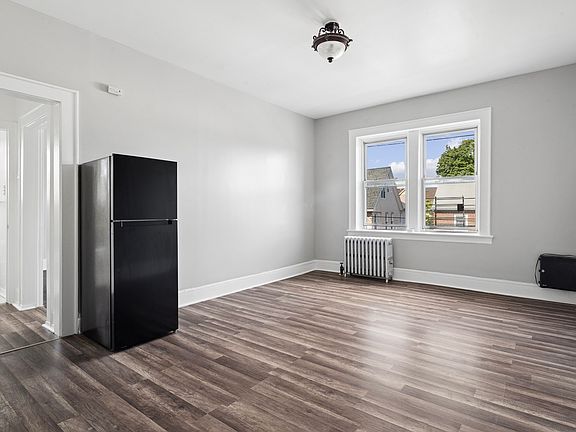 3rd image of 159 Jacoby St APT 18