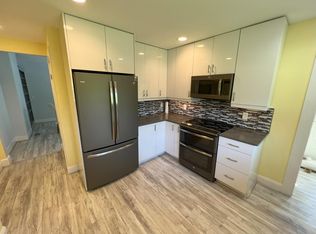 100 Dutcher Ln #100, Hopedale, MA 01747