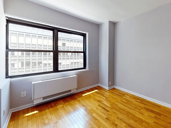 3rd image of 301 E 47th St APT 15G