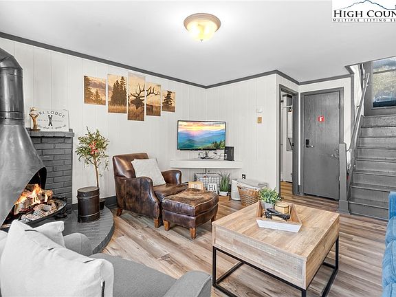 4th image of 220 Charter Hills Road #C-2