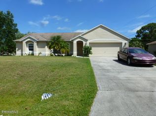 773 Kempten St NW, Palm Bay, FL 32907