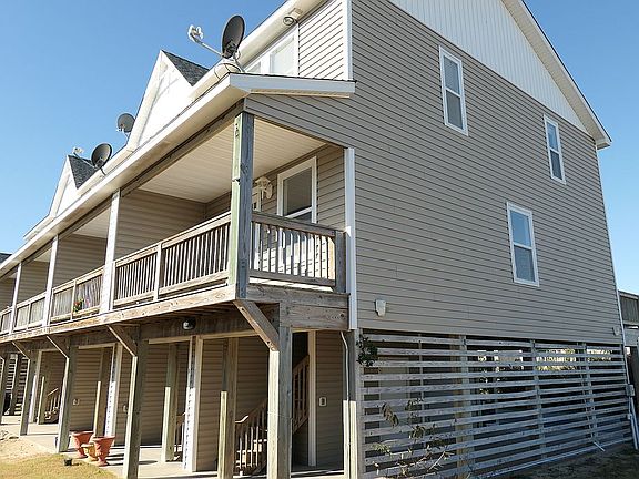 End unit - lots of light!