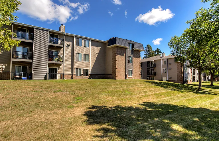 Hamlet Apartments — Photo 9