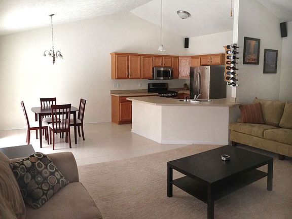 Living room / Dining area