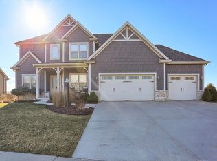 1801 Savanna Dr, Champaign, IL