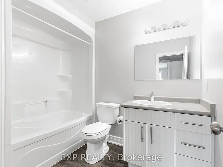 11 Donald Ave #UPPER — Photo 7