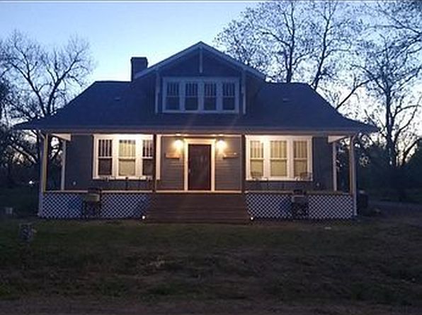 209 Pecan St