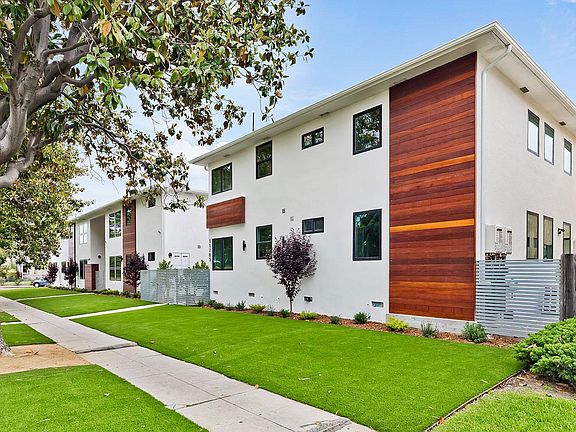 3rd image of 11785 Gateway Blvd #6