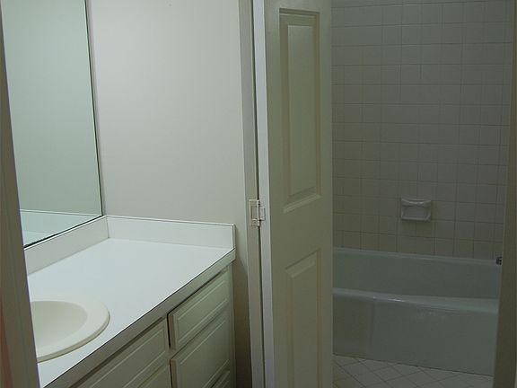 5th image of 361 Hermitage Ct