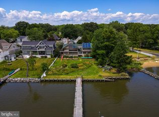 4927 Hine Dr, Shady Side, MD 20764