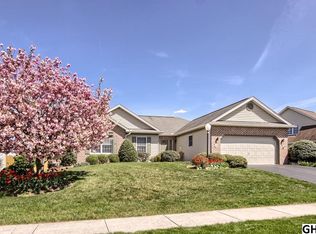 12 Wineberry Dr, Mechanicsburg, PA 17055