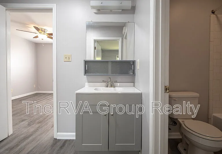 3805 Woodlawn St #12 — Photo 18