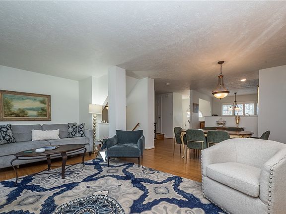 4th image of 469 Cherryhill Dr