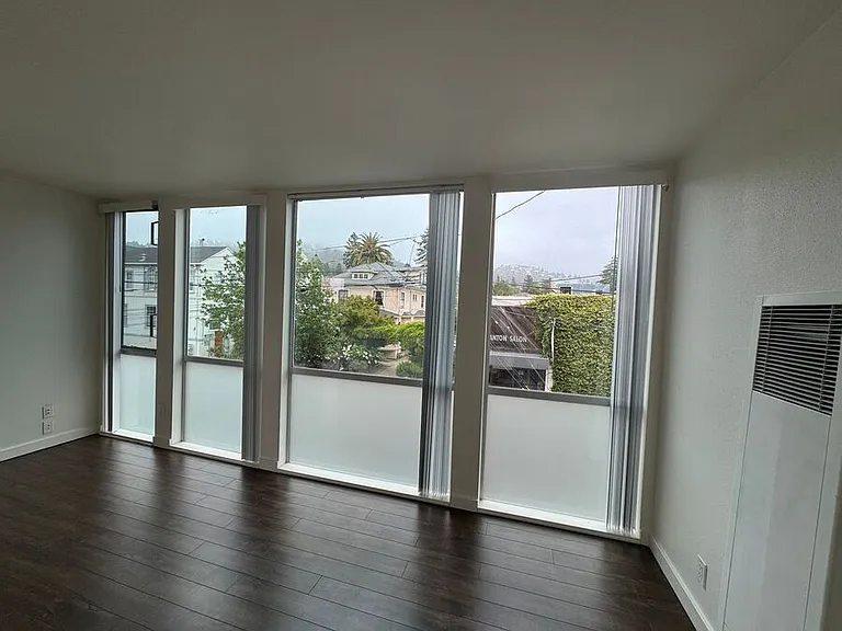 2828 College Ave — Photo 11