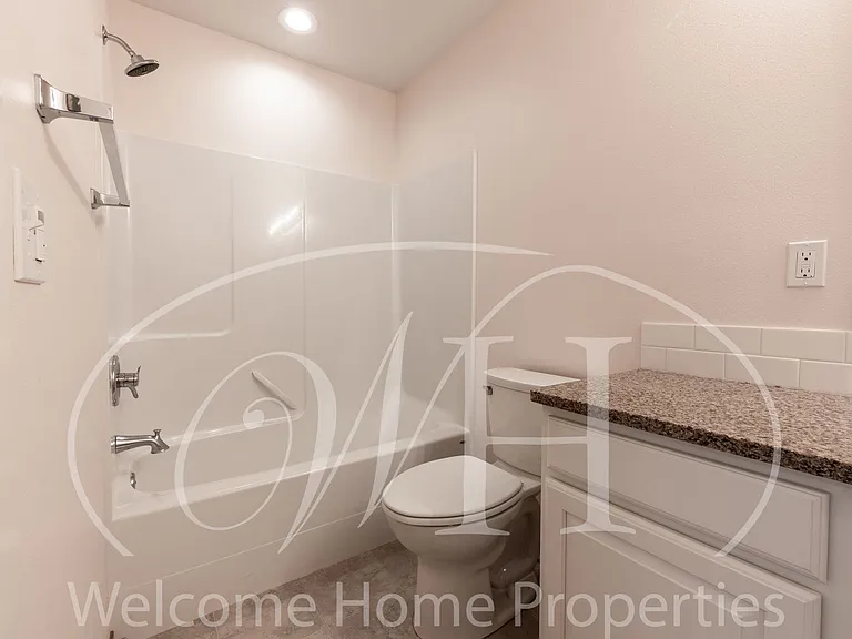 22 NE Hadley Way — Photo 35