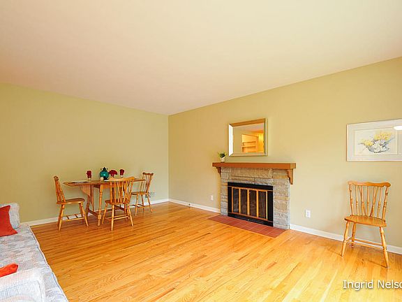 2nd image of 539 Comstock Blvd NE
