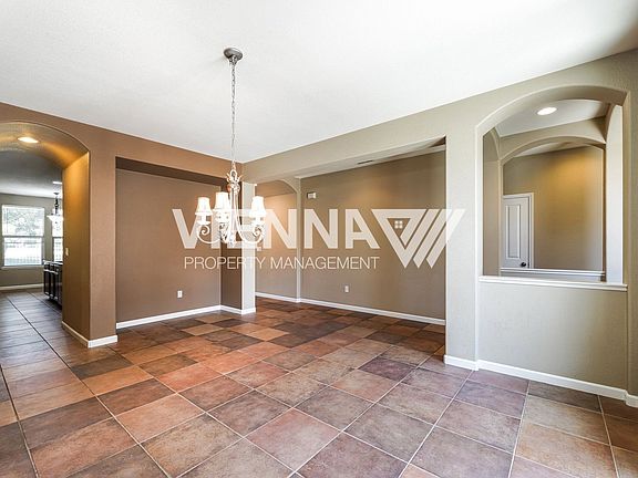4th image of 1014 Waterford Dr