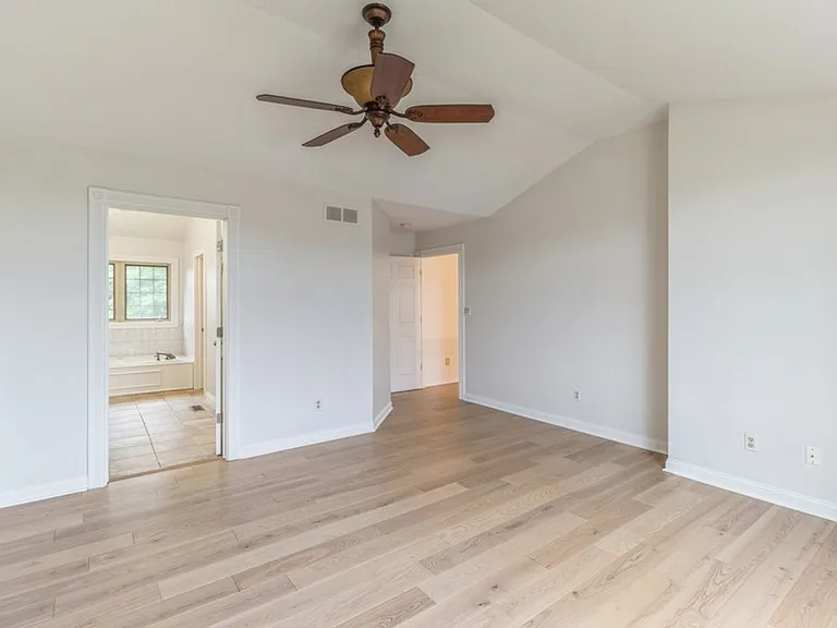 13585 Summit Dr — Photo 20