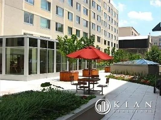 Rented by Kian Realty | media 7