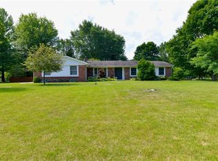 949 Saddle Brook Dr, Zionsville, IN 46077