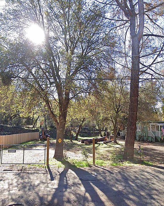1st image of 14321 Woodland Dr