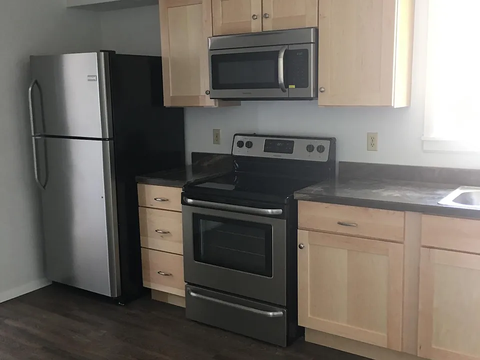 501 N Campus Ave #2