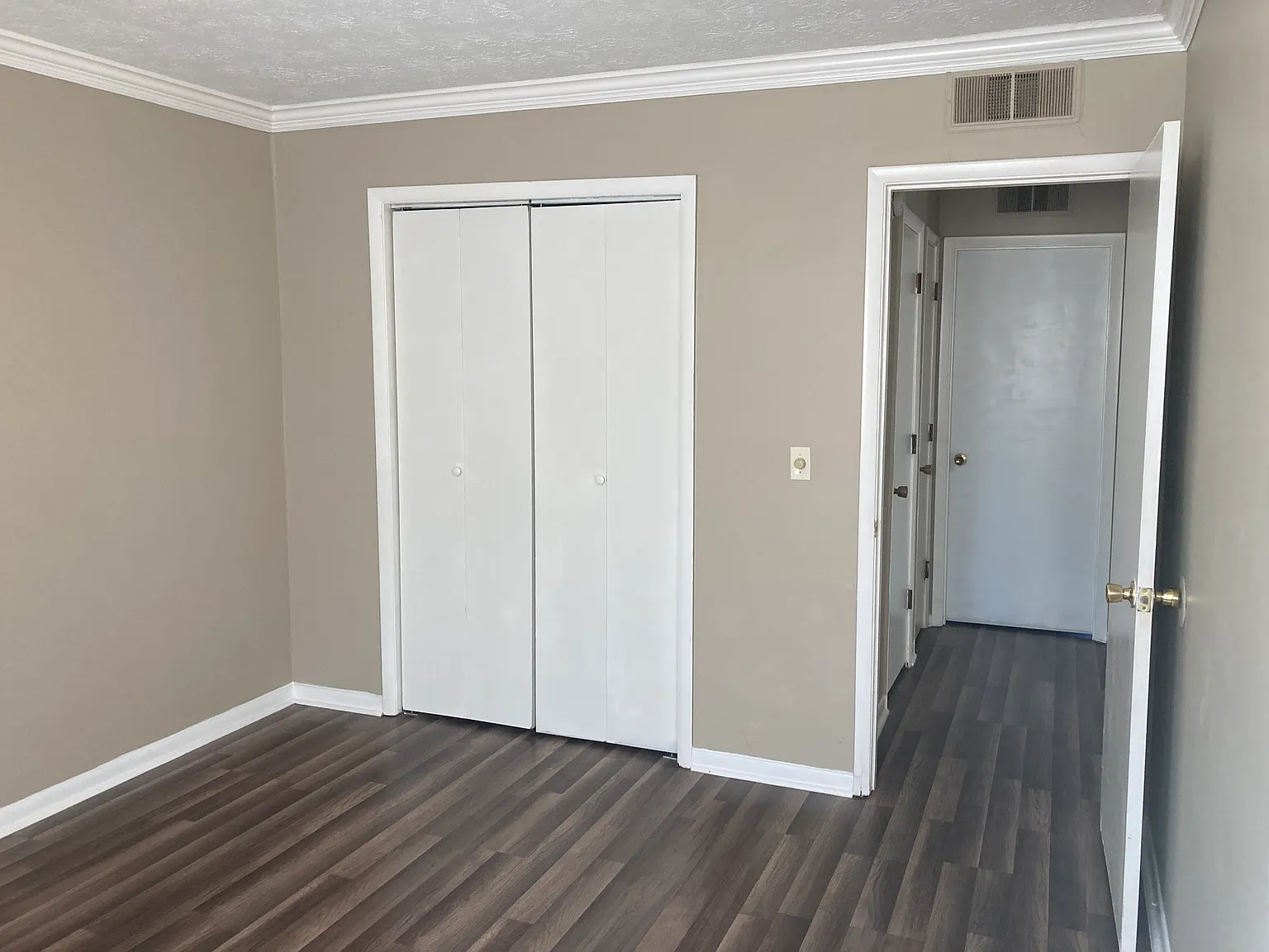 2 bed, 800 sqft, $850 — Photo 2
