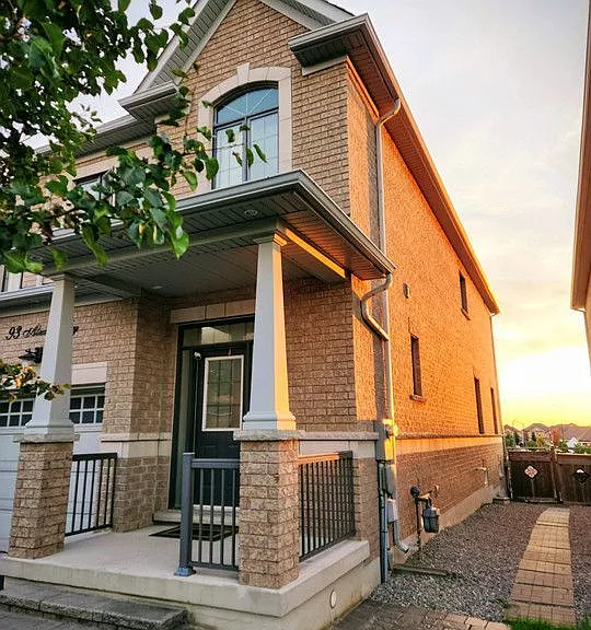 93 Alexie Way — Photo 2