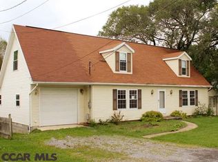 124 Oak St, Pleasant Gap, PA 16823