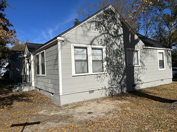 3rd image of 360 Fredrica Ave