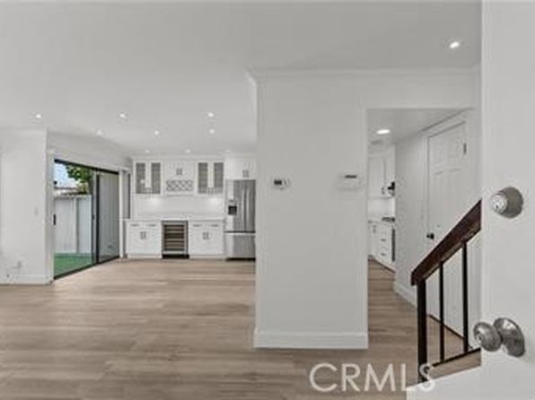10500 Sunland Blvd UNIT 4
