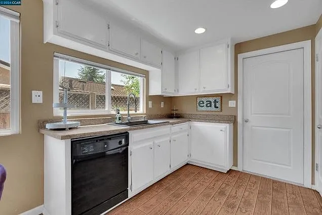 2243 Minaret Dr — Photo 22