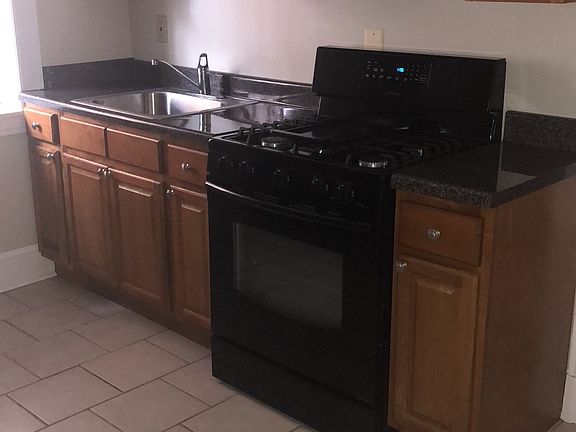 4th image of 256 Bradley St #Gu