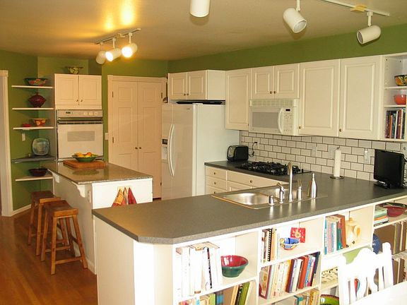 3rd image of 1411 Westview Pl NW
