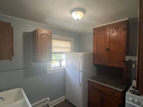 111 W 7th St #2F