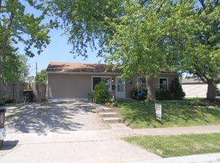 1227 Larch Ln, Fort Wayne, IN