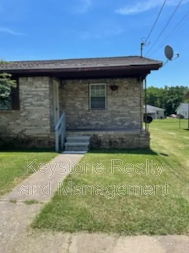 410 Lucky Debonair St #B Photo 1