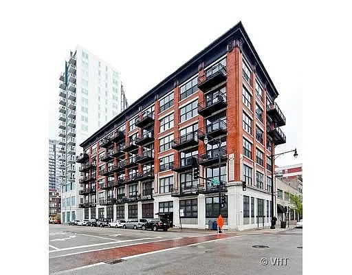 1601 S Michigan Ave APT 103 photo 1